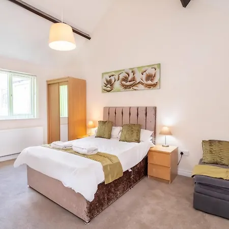 1 Ascot Mews - Of Holiday