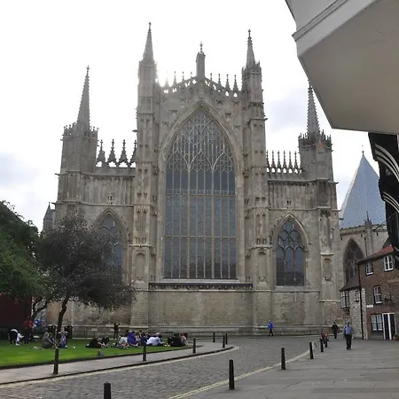 בית נופש 1 Ascot Mews - Of Holiday יורק