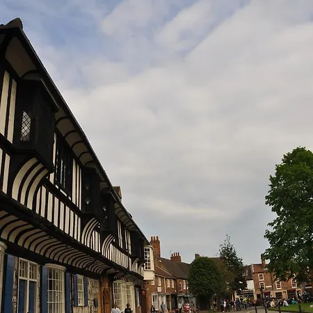Semesterbostad 1 Ascot Mews - Of Holiday